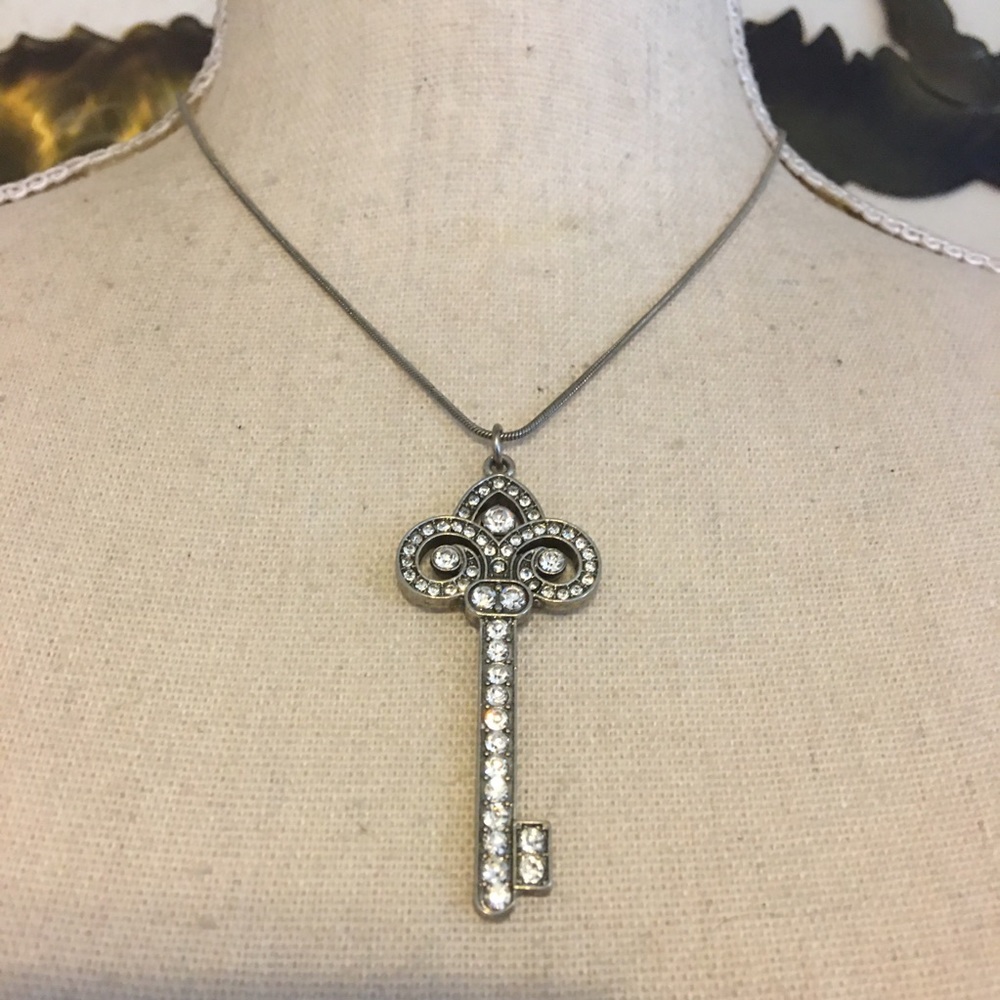 Vintage silver tone rhinestone key necklace
